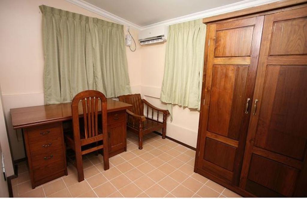 Hotel June Business Bed Breakfast Yangon Exterior photo
